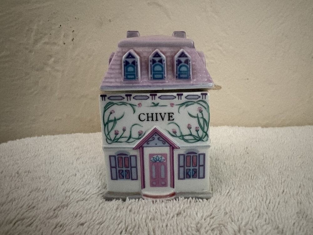 CHIVE 1989 Lenox Spice Village House Jar w Lid MINT Displayed Only